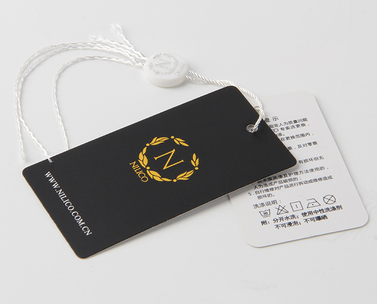 襯衫吊牌如果使用燙金工藝,工廠的老師傅對這1點很在意 襯衫吊牌如果使用燙金工藝,工廠的老師傅對這1點很在意