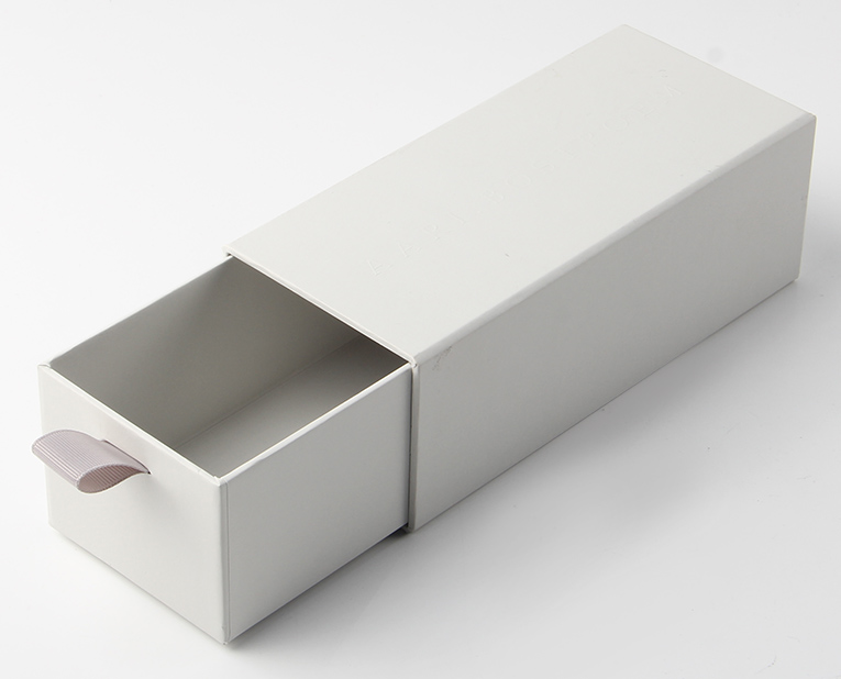 香水盒子如果訂做之后不及時(shí)分離這兩個(gè)東西就炸了 香水盒子如果訂做之后不及時(shí)分離這兩個(gè)東西就炸了