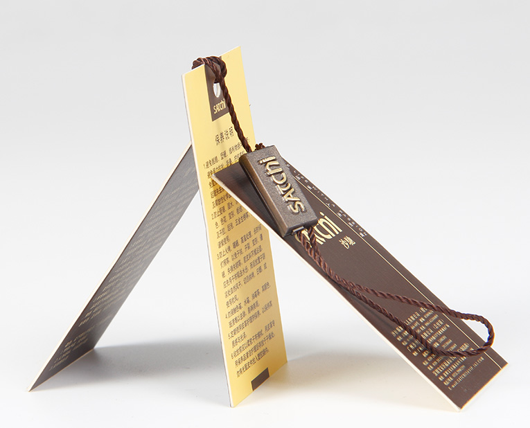 在服裝的紙牌定做過程中1個個環(huán)保新秀為何頻頻受挫? 在服裝的紙牌定做過程中1個個環(huán)保新秀為何頻頻受挫?