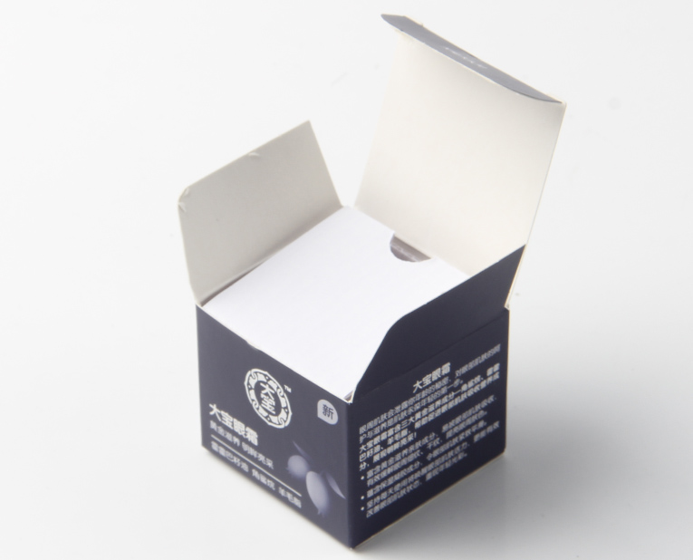 化妝品盒廠家的老師傅,為了讓工人早點放假,放出大招解決飛墨 化妝品盒廠家的老師傅,為了讓工人早點放假,放出大招解決飛墨