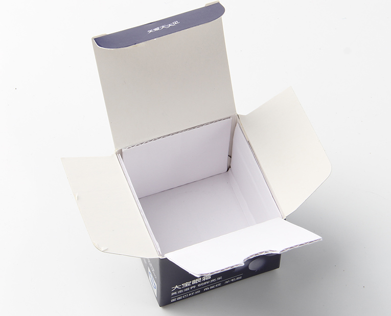 化妝品盒廠家的老師傅,為了讓工人早點放假,放出大招解決飛墨 化妝品盒廠家的老師傅,為了讓工人早點放假,放出大招解決飛墨