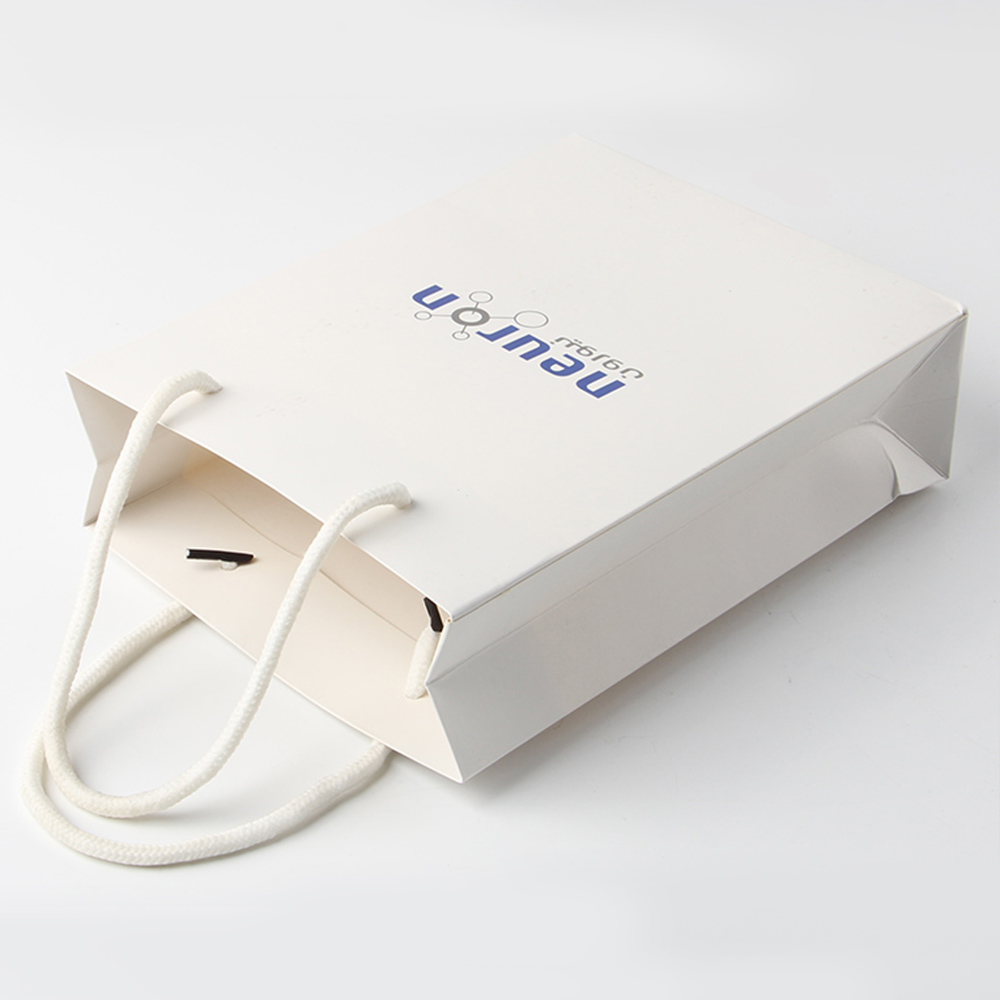 連手機紙袋都要模仿訂制,國產手機真的還有出路嗎? 連手機紙袋都要模仿訂制,國產手機真的還有出路嗎?