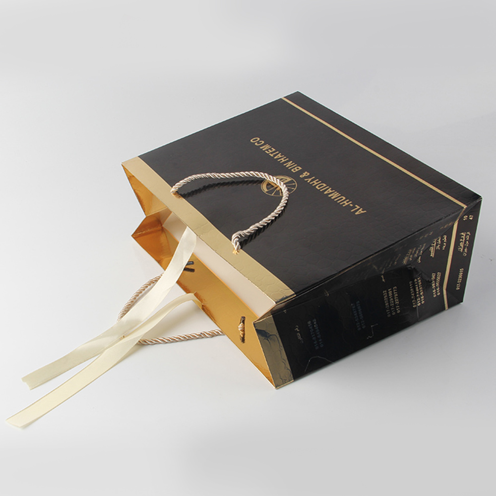 這個手提袋中間商皮一哈很開心,被教育了一番了吧 這個手提袋中間商皮一哈很開心,被教育了一番了吧