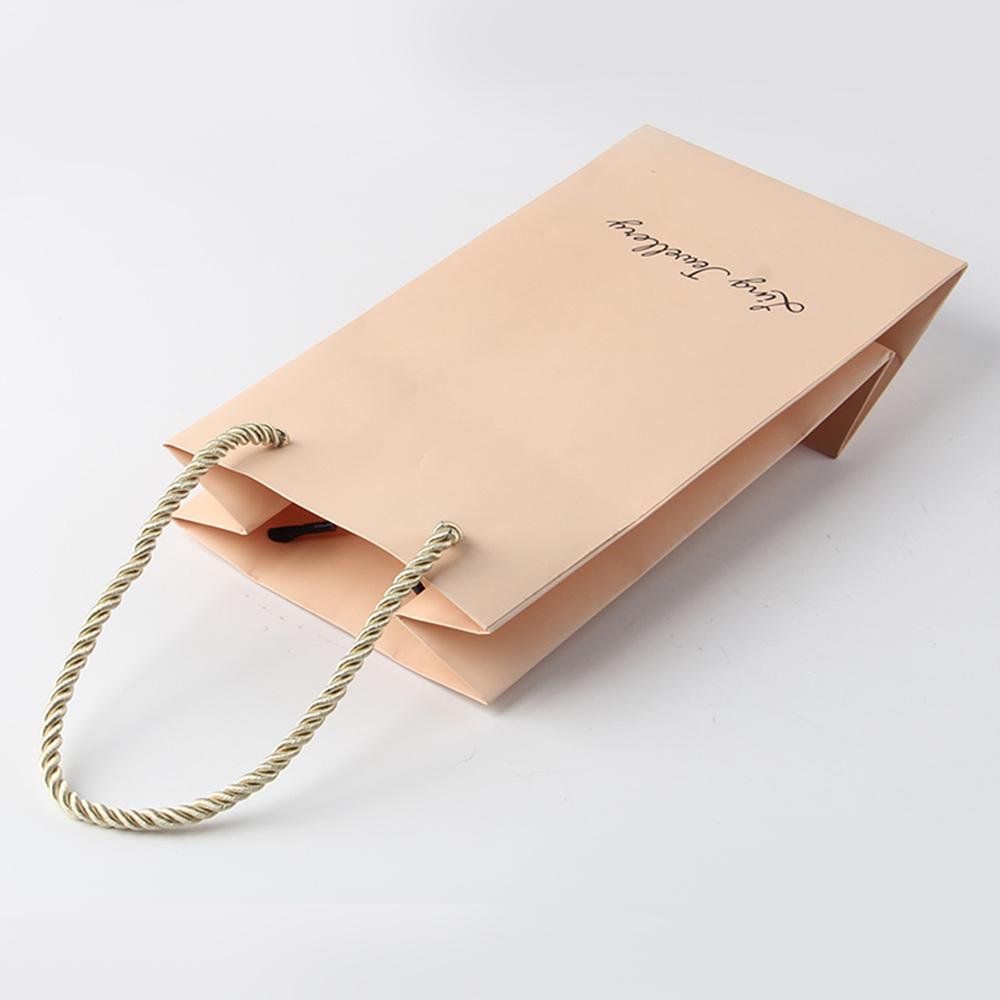 不管是不是首飾紙袋定做,工廠也不會打破約定俗成的規則 不管是不是首飾紙袋定做,工廠也不會打破約定俗成的規則