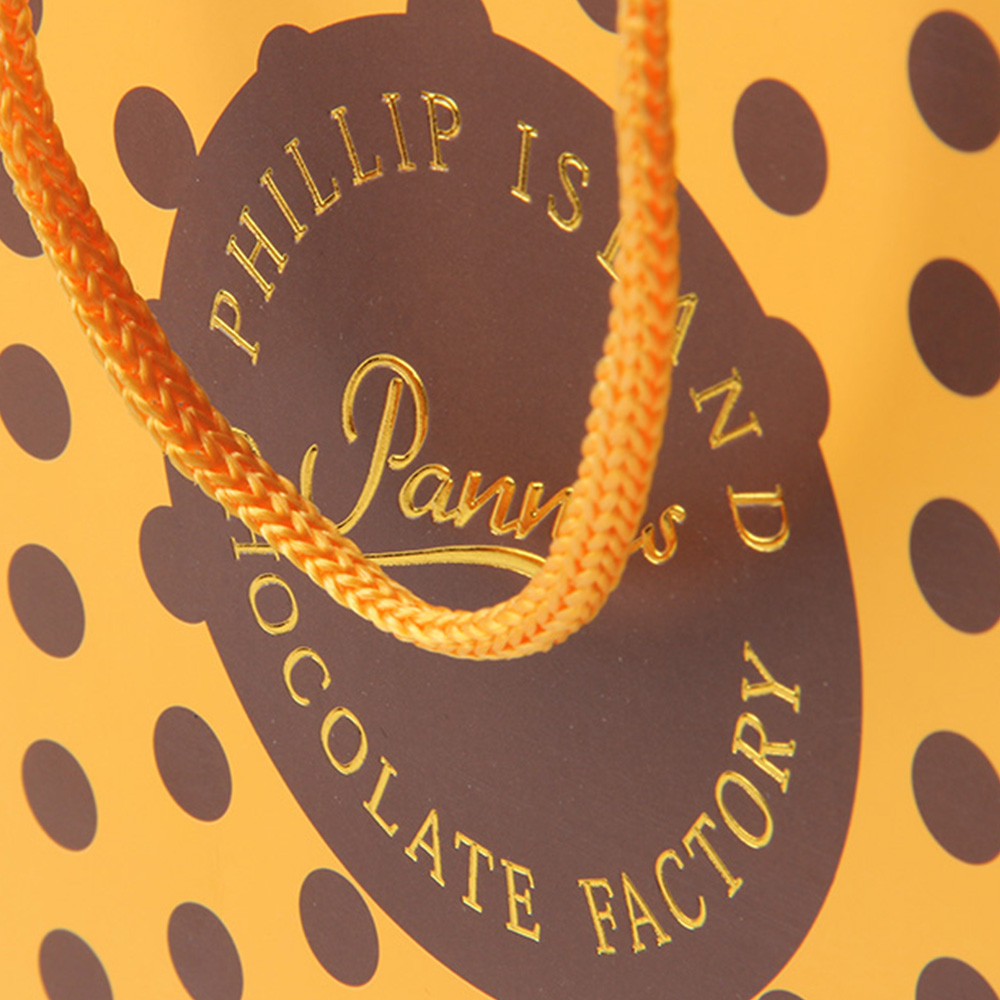 相機紙袋生產(chǎn)廠家的業(yè)務(wù)同事當(dāng)時就“O”嘴了 相機紙袋生產(chǎn)廠家的業(yè)務(wù)同事當(dāng)時就“O”嘴了