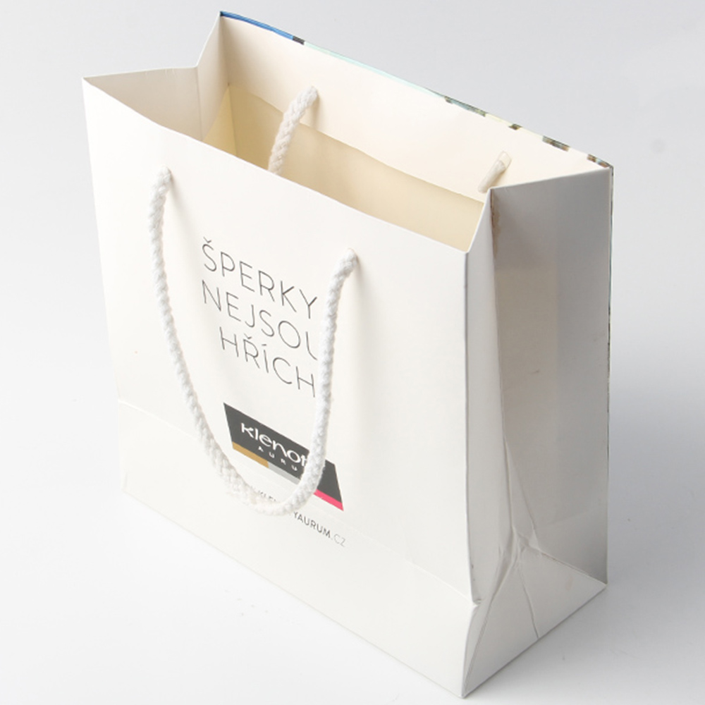 為什么用大貨標準決定服裝禮品袋定做的參數而不是數碼打樣 為什么用大貨標準決定服裝禮品袋定做的參數而不是數碼打樣