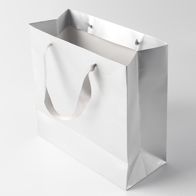 數(shù)碼打樣用于化妝品禮品袋訂做的2個直觀缺點(diǎn) 數(shù)碼打樣用于化妝品禮品袋訂做的2個直觀缺點(diǎn)