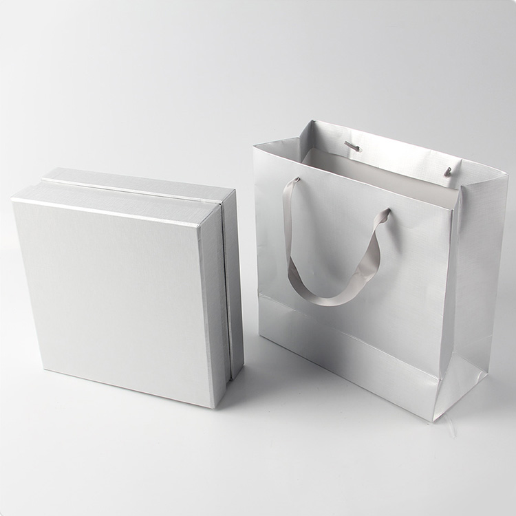 數(shù)碼打樣用于化妝品禮品袋訂做的2個直觀缺點(diǎn) 數(shù)碼打樣用于化妝品禮品袋訂做的2個直觀缺點(diǎn)