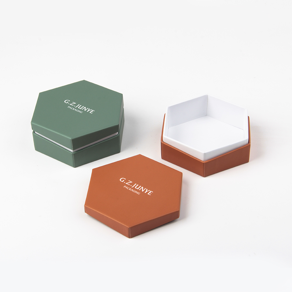 有實(shí)力的六角紙盒工廠具備什么特征 有實(shí)力的六角紙盒工廠具備什么特征